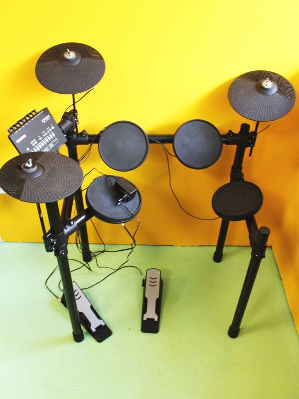 Yamaha DTX402K E-Drum Set